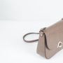 pochette-con-tracolla-taupe-in-pelle-made-in-italy-linda-by-linda-04